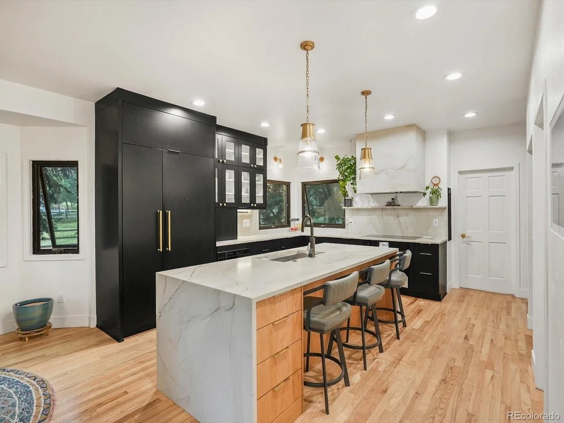 Photo of 2395 Pine Tree Ln
