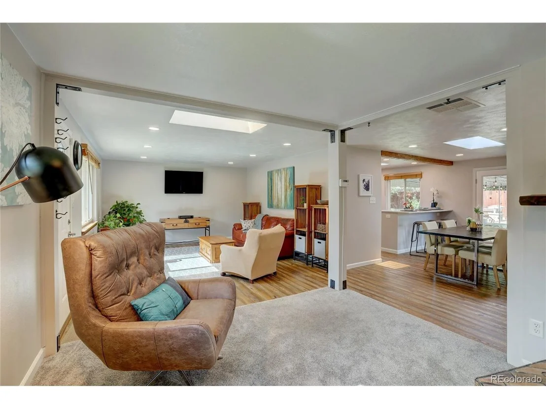 Photo of 6552 Iris St