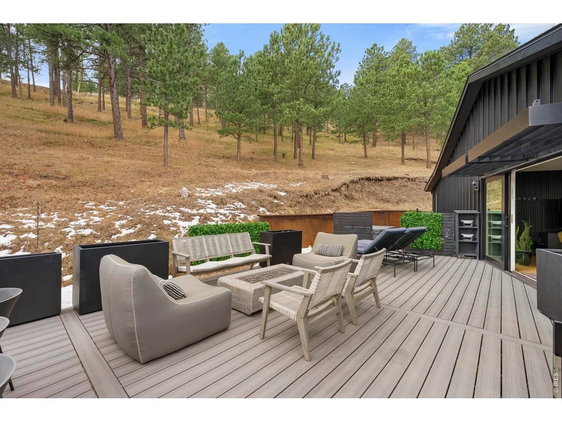 Photo of 316 Pine Tree Ln