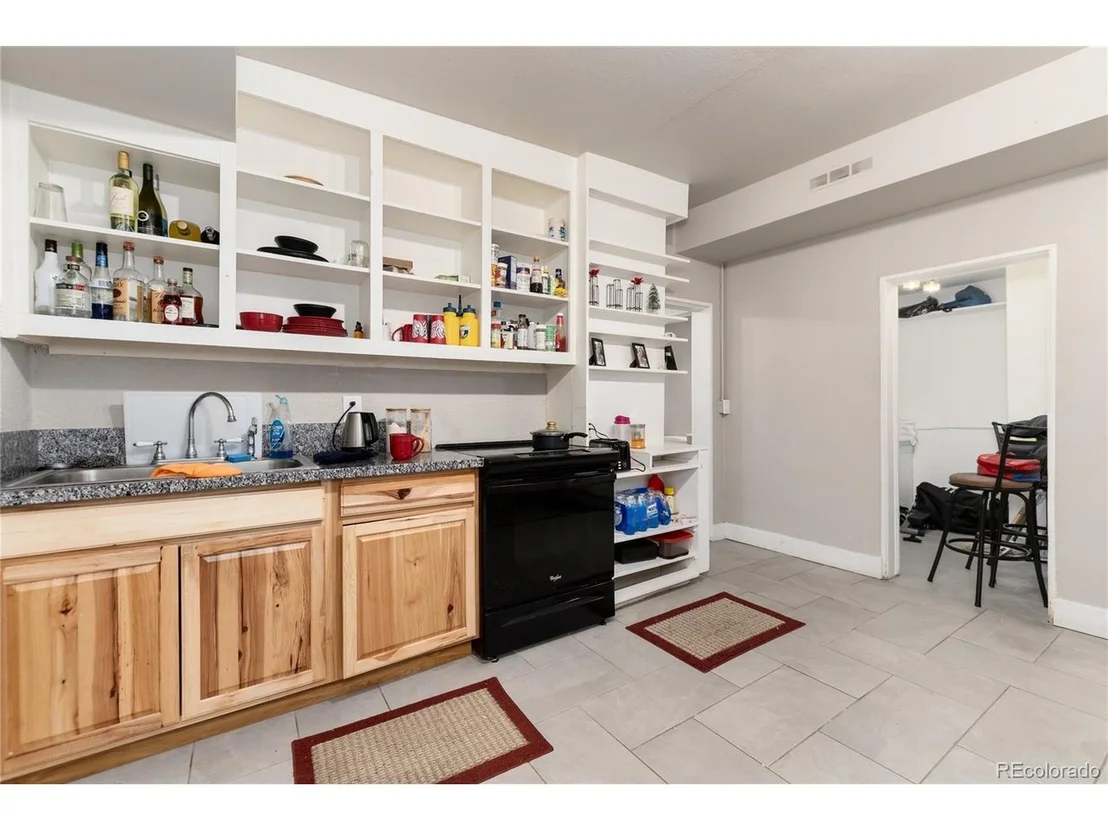 Photo of 550 Castello Ave