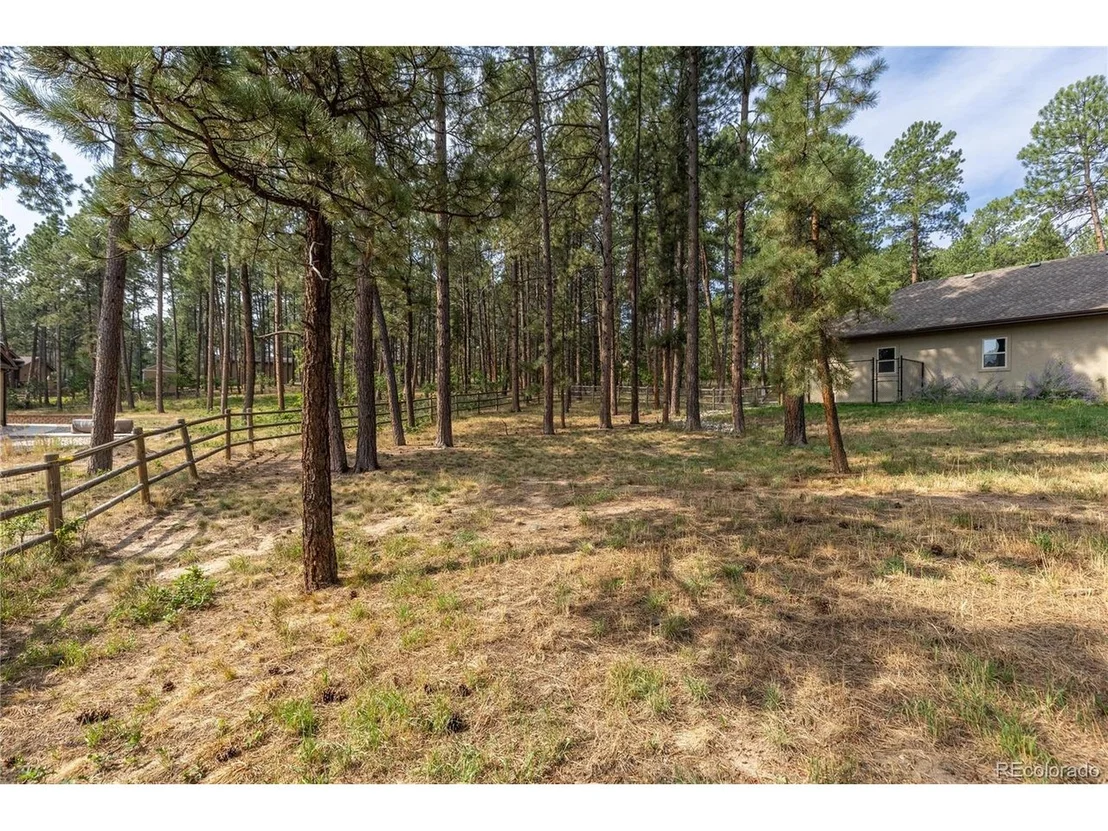 Photo of 1395 Gore Cir