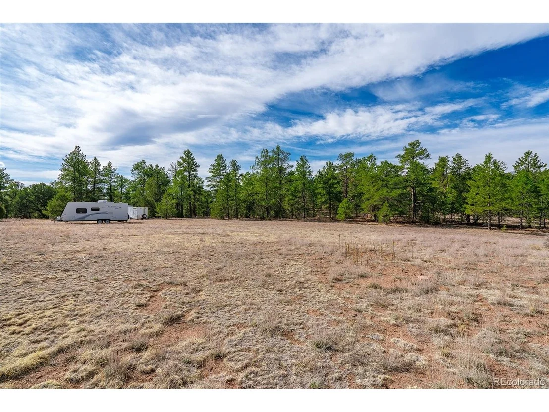 Photo of 870 Oak Dr