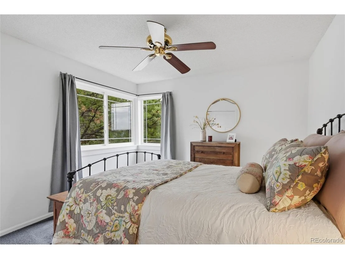 Photo of 2331 Meadows Ln