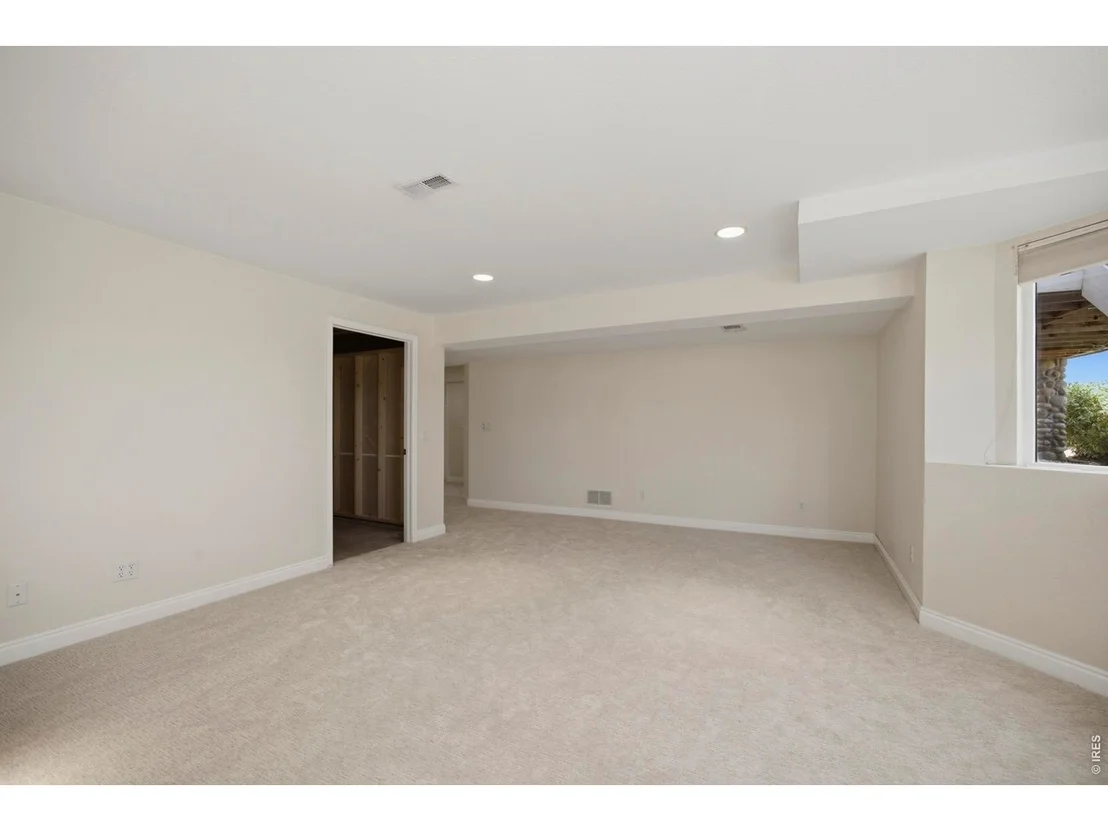 Photo of 535 Lakeside Pl