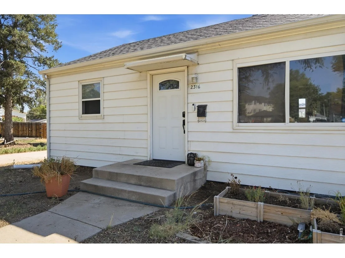 Photo of 2316 6th Ave