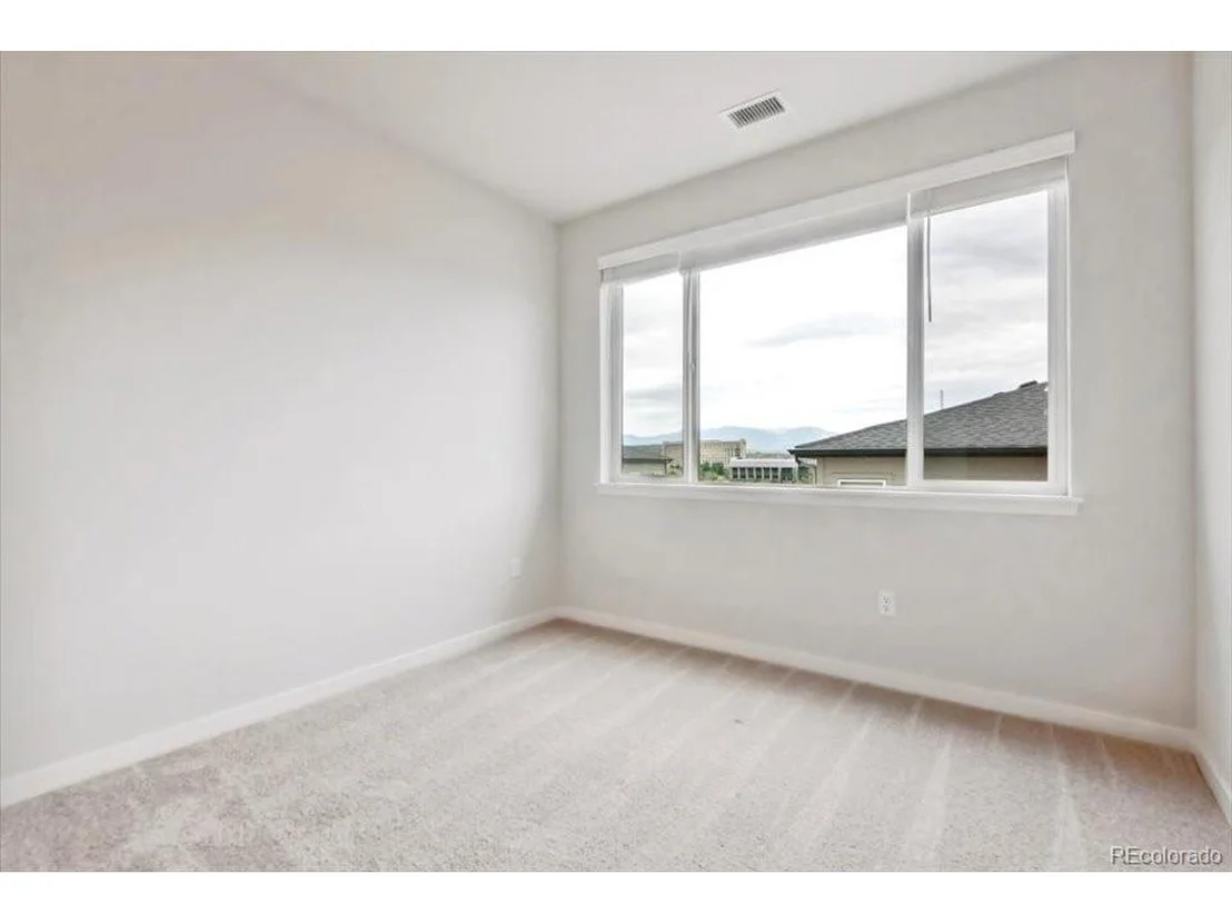 Photo of Unit 1306 at 487 Interlocken Blvd