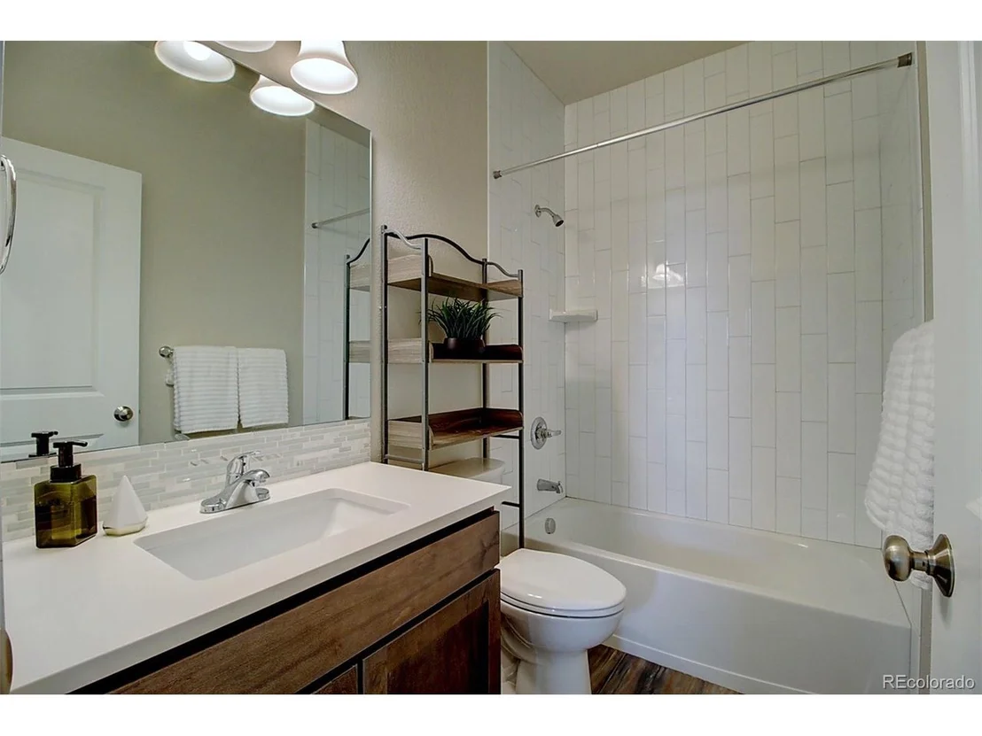 Photo of 1637 Glacier Ave
