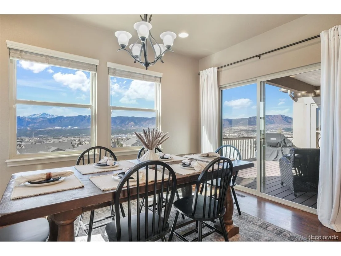 Photo of 215 Kettle Valley Way