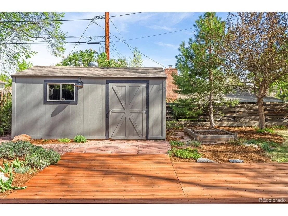 Photo of 2895 Emerson Ave