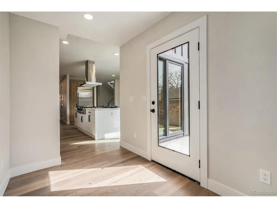Photo of 1165 Locust St