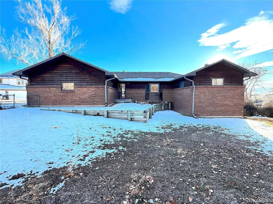 Photo of 6861 Oberon Rd