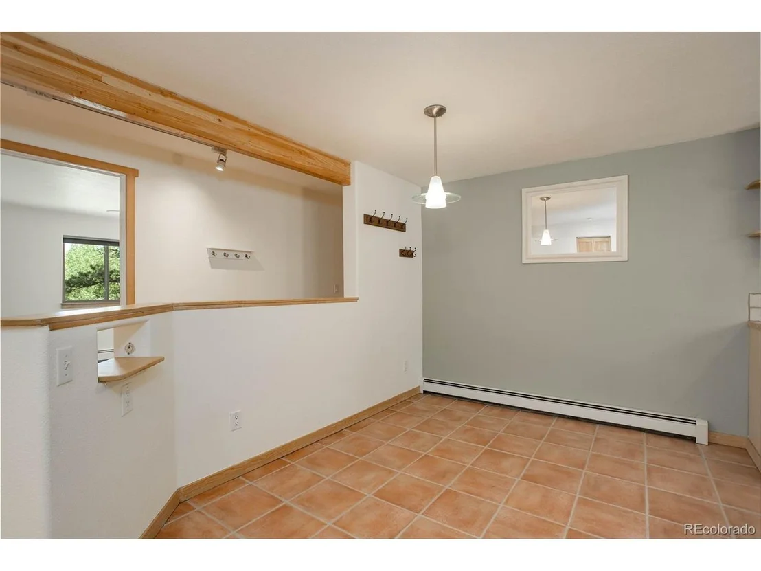 Photo of 586 Brook Rd