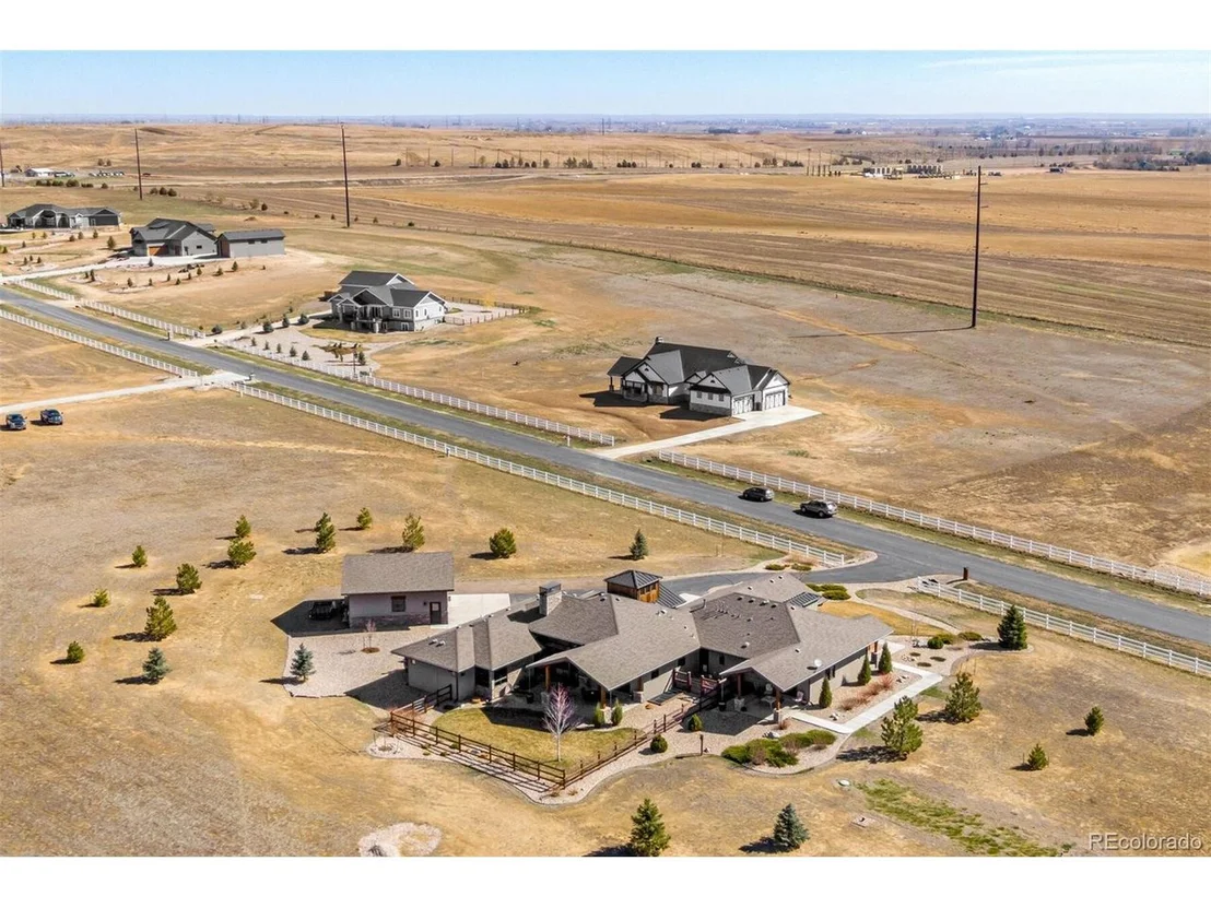 Photo of 39559 Hilltop Cir
