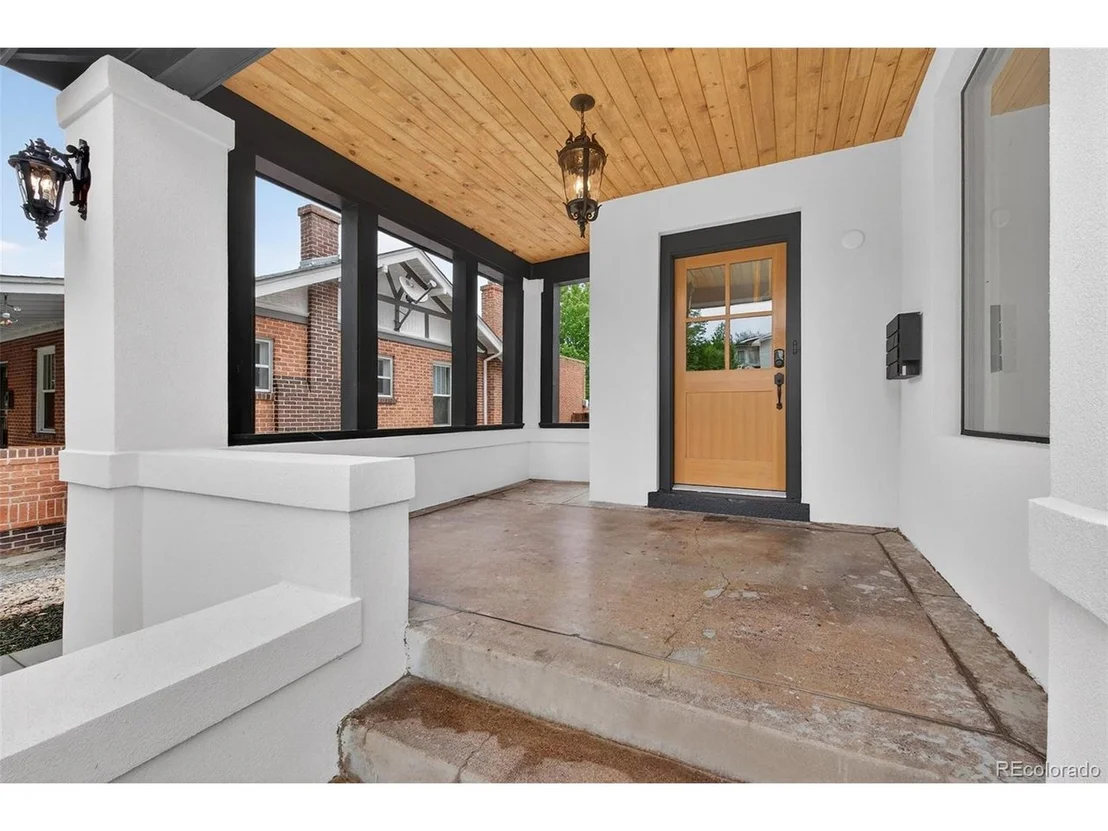 Photo of 1120 Monroe St