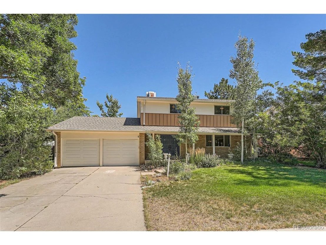Photo of 9749 Sierra Dr