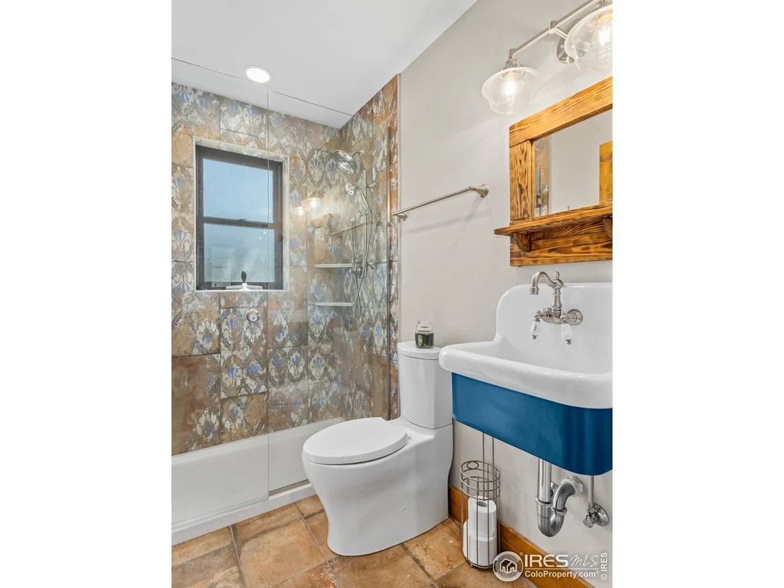 Photo of 726 Alpine Dr