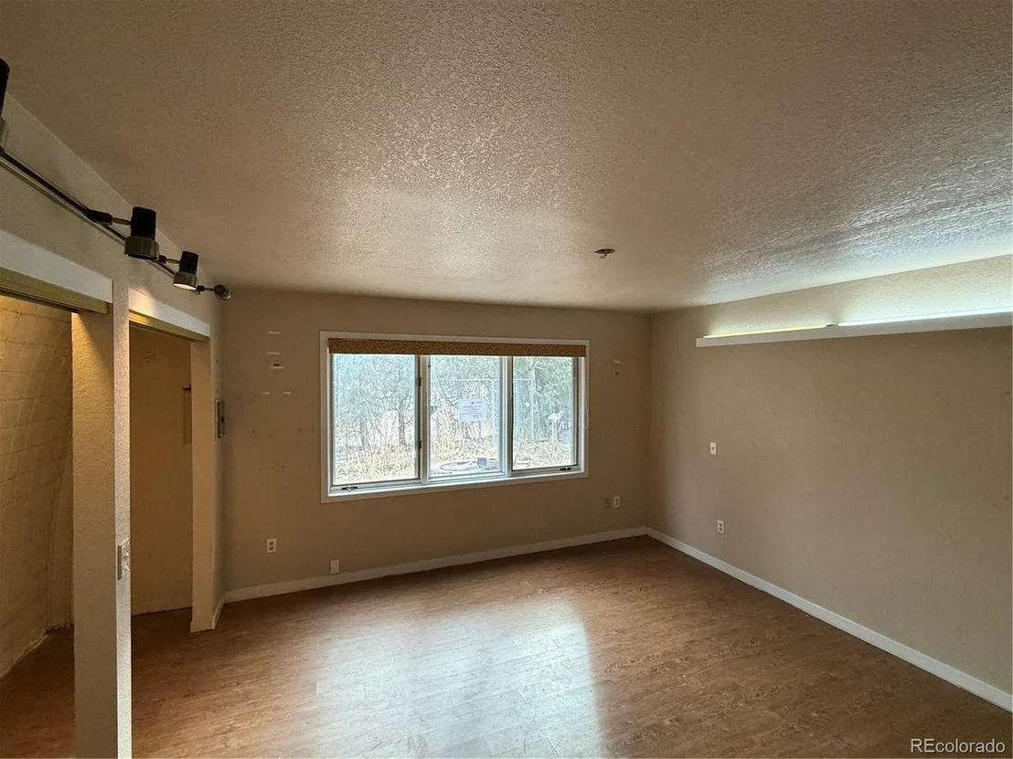 Photo of 663 Aspen Rd