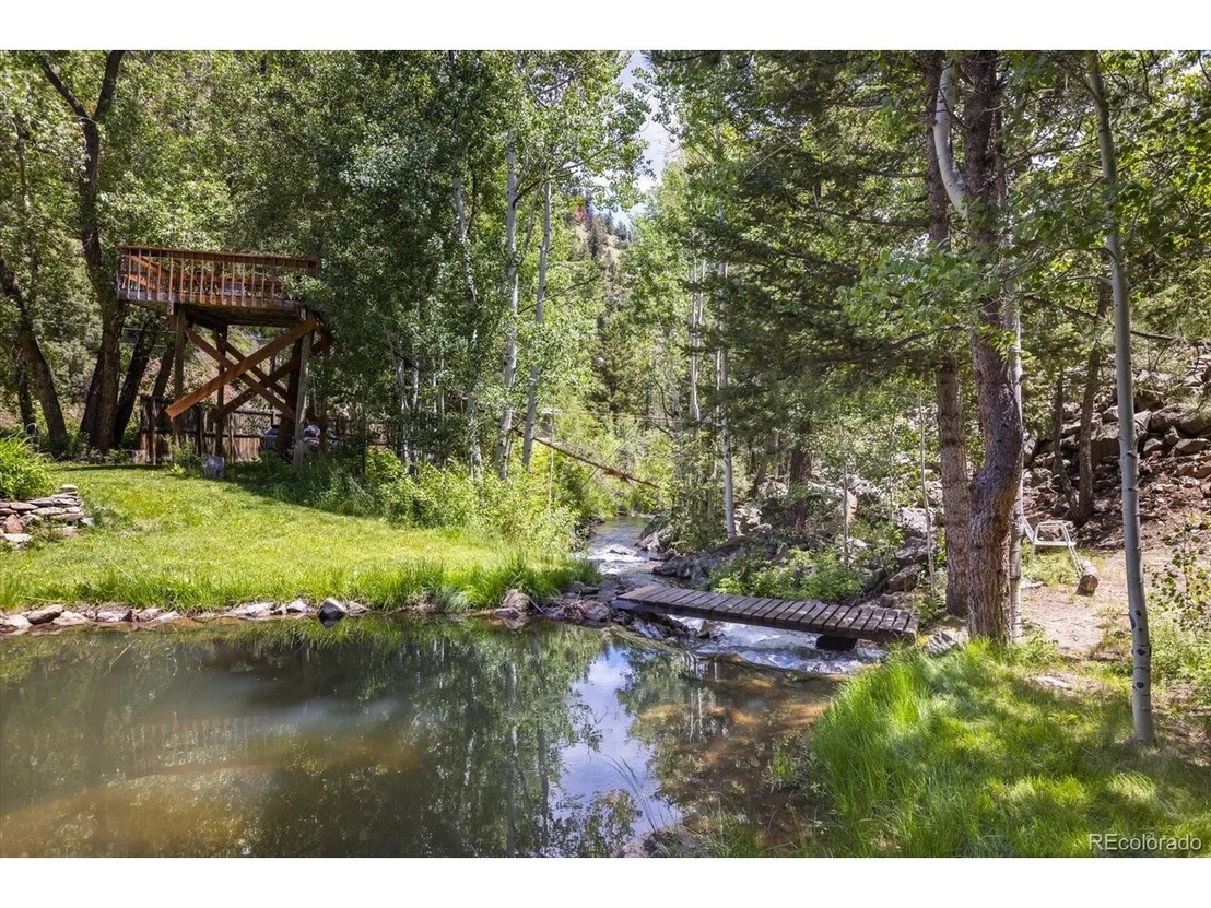 Photo of 8768 Fourmile Canyon Dr