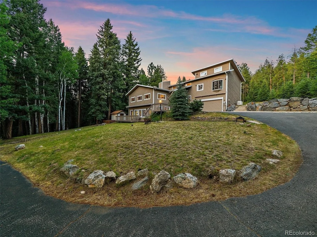 Photo of 8280 Grizzly Way