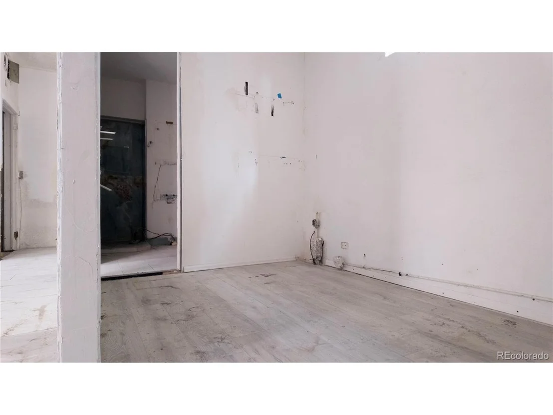 Photo of 2120 N Broadway