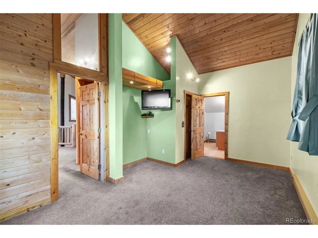 Photo of 1305 Lakeside Dr
