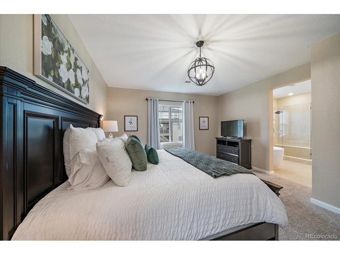 Photo of 7112 S Waterloo Way