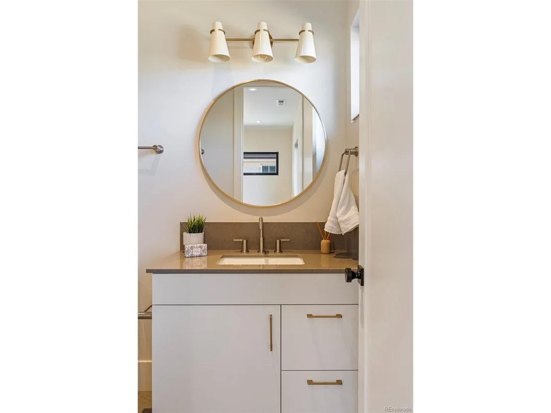 Photo of 4671 Highline Pl