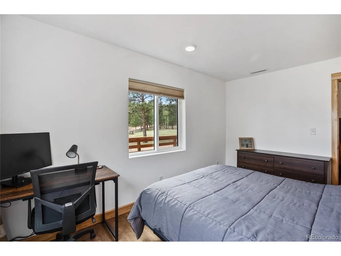 Photo of 437 Langnis Rd