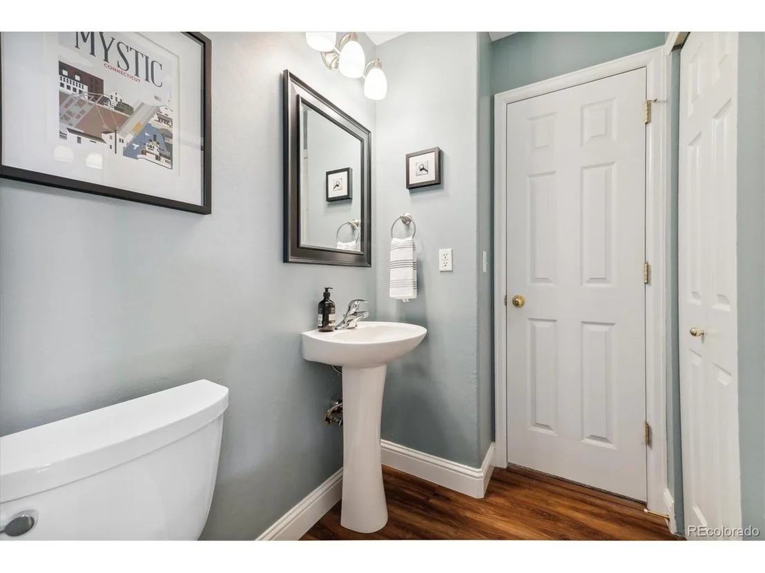 Photo of 6034 Rogers Cir