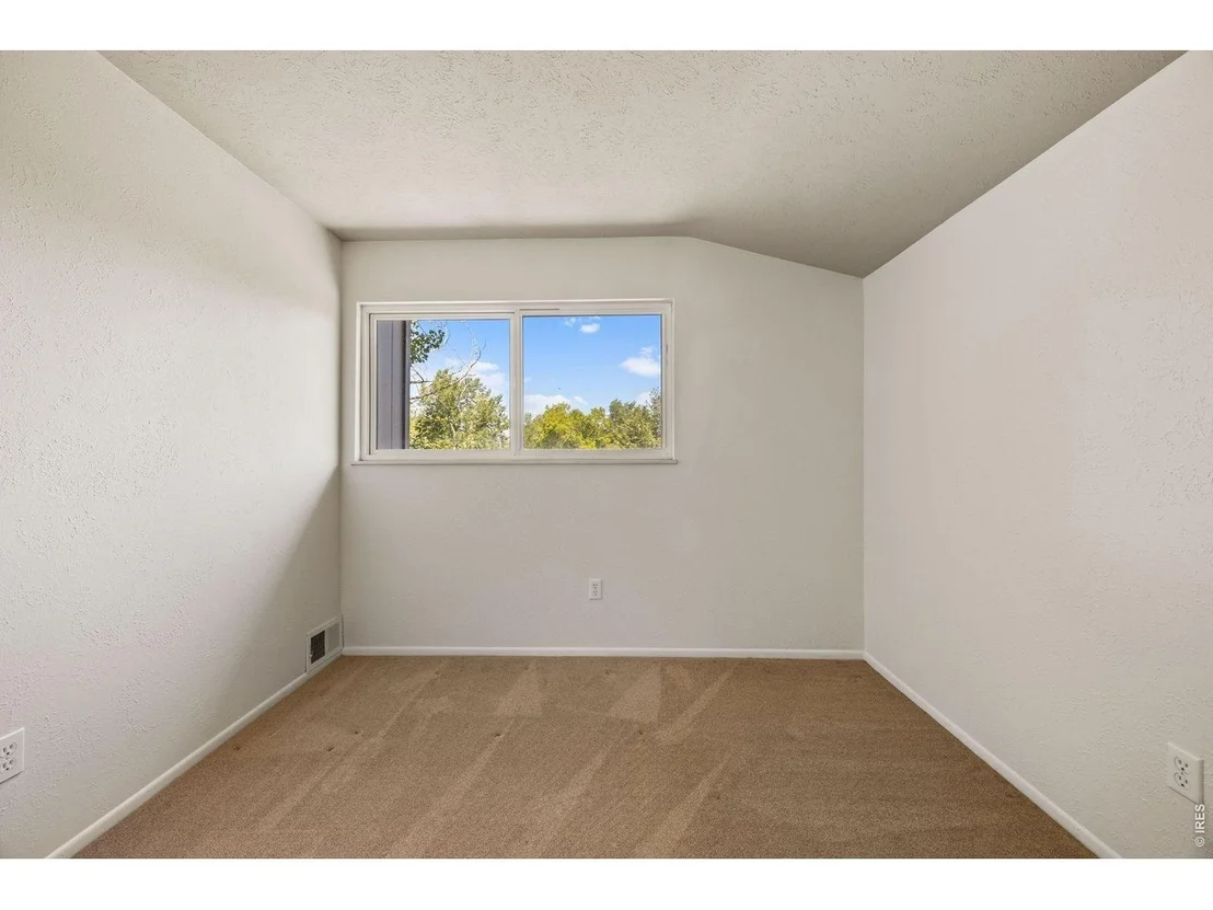 Photo of Unit D at 1325 Bear Mountain Dr