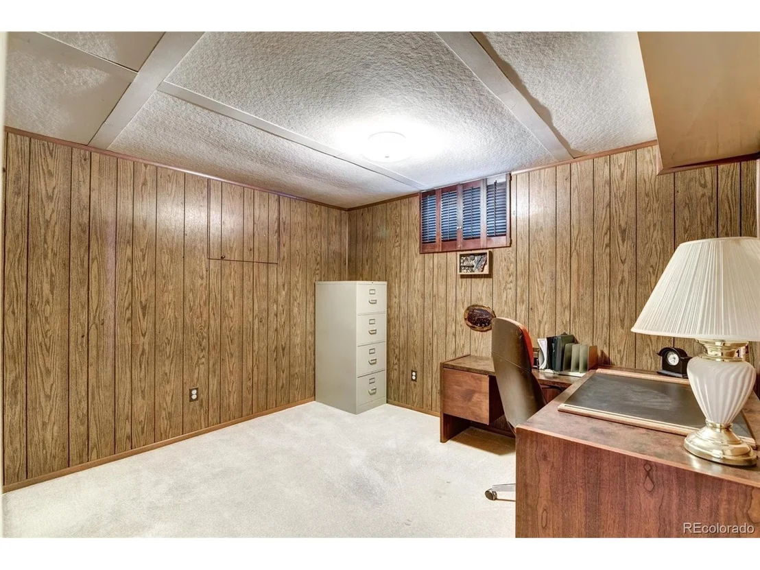 Photo of 6043 Field St