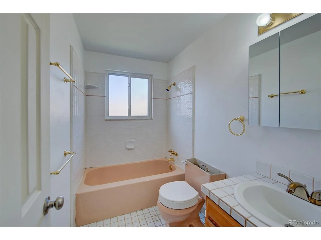 Photo of 10067 W 68th Pl