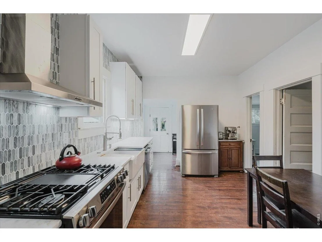 Photo of 443 Baker St