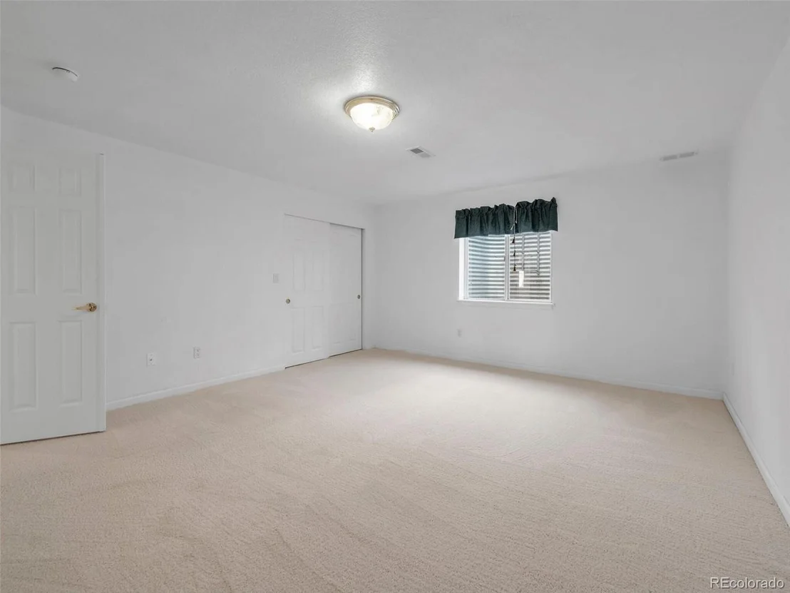Photo of 658 Clarendon Dr