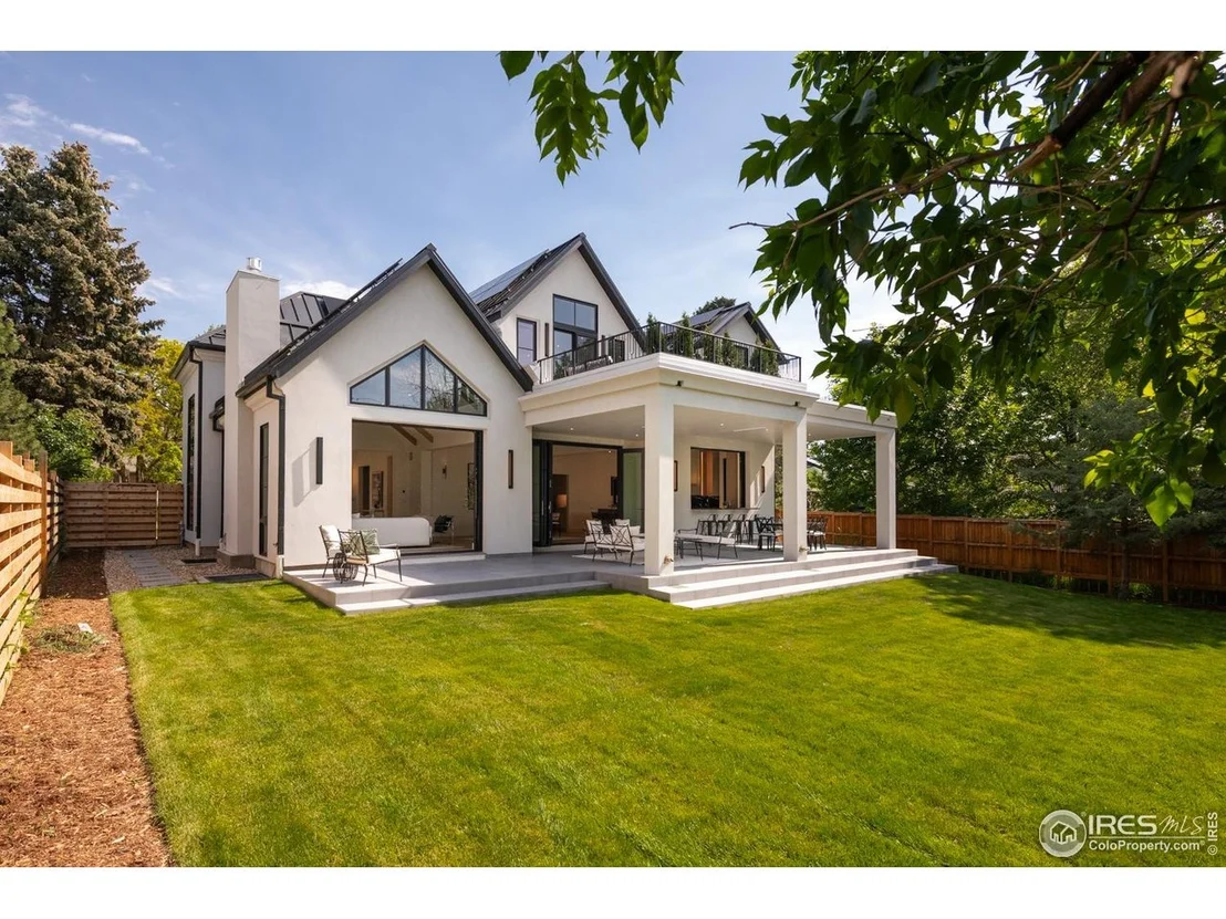 Photo of 640 Iris Ave
