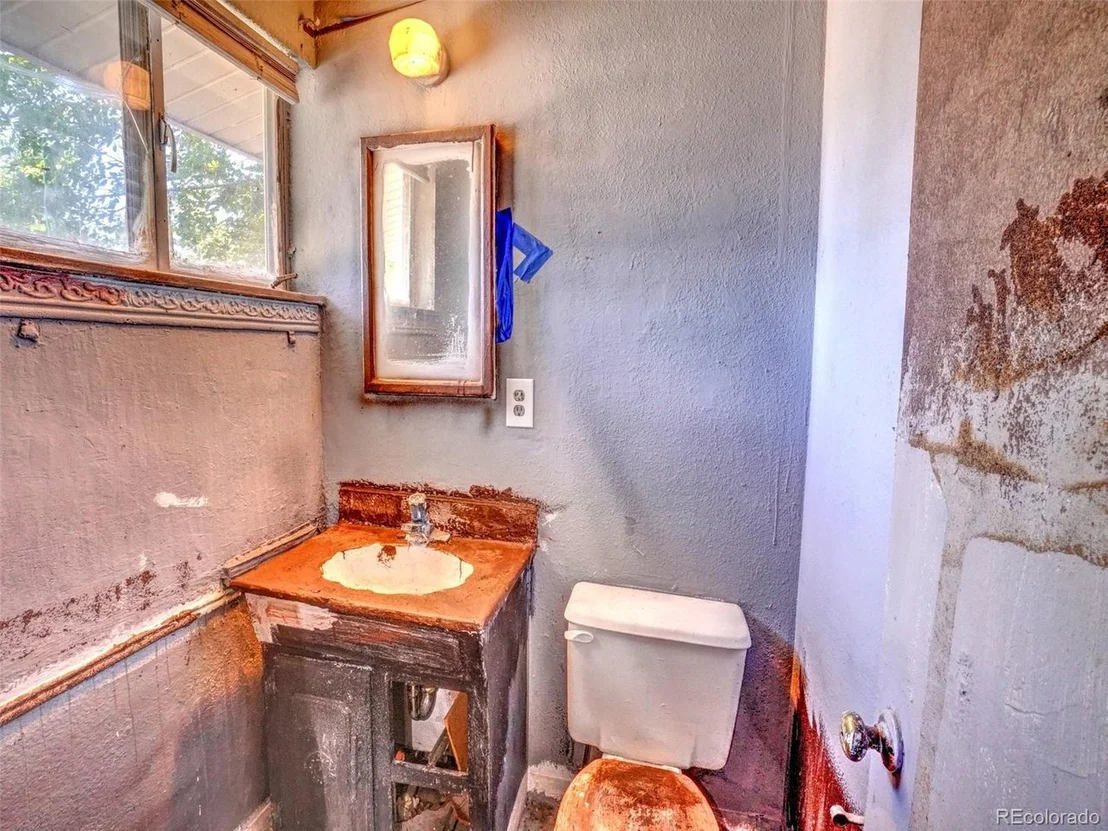 Photo of 7789 Greenleaf Ln
