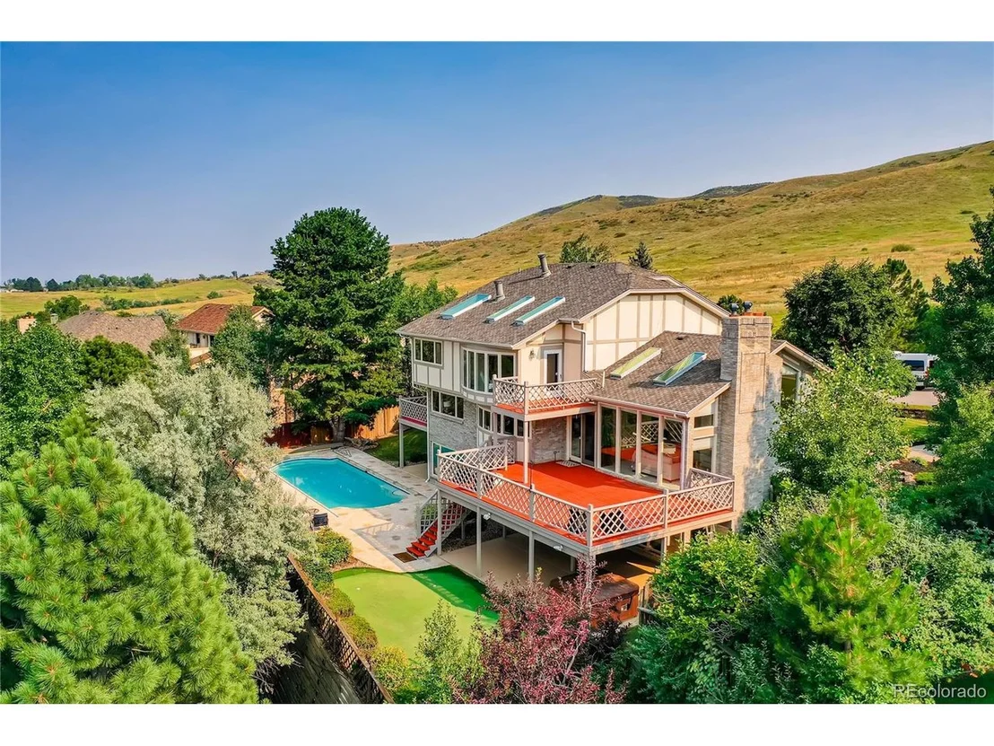 Photo of 15569 W Maple Dr