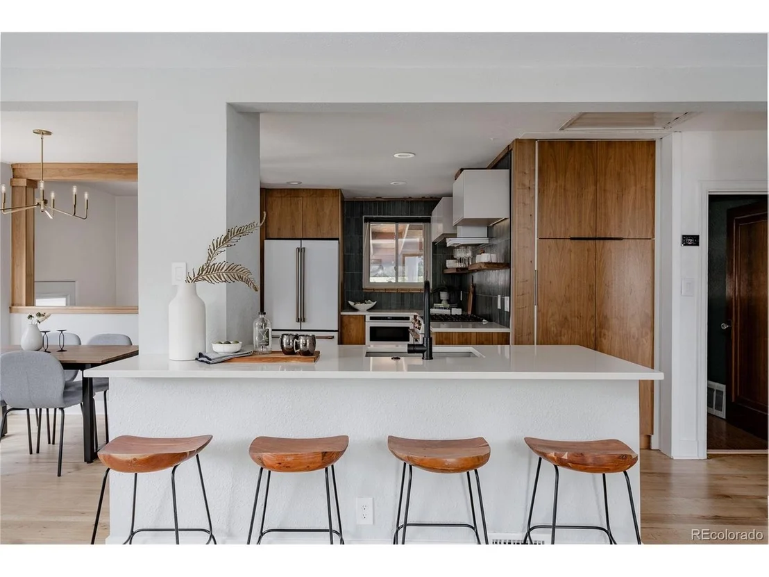 Photo of 3733 Sheridan Blvd