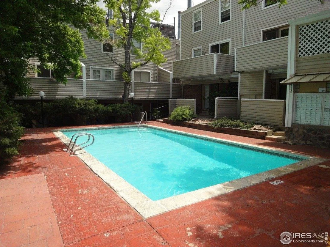 Photo of Unit 105 at 1111 Maxwell Ave