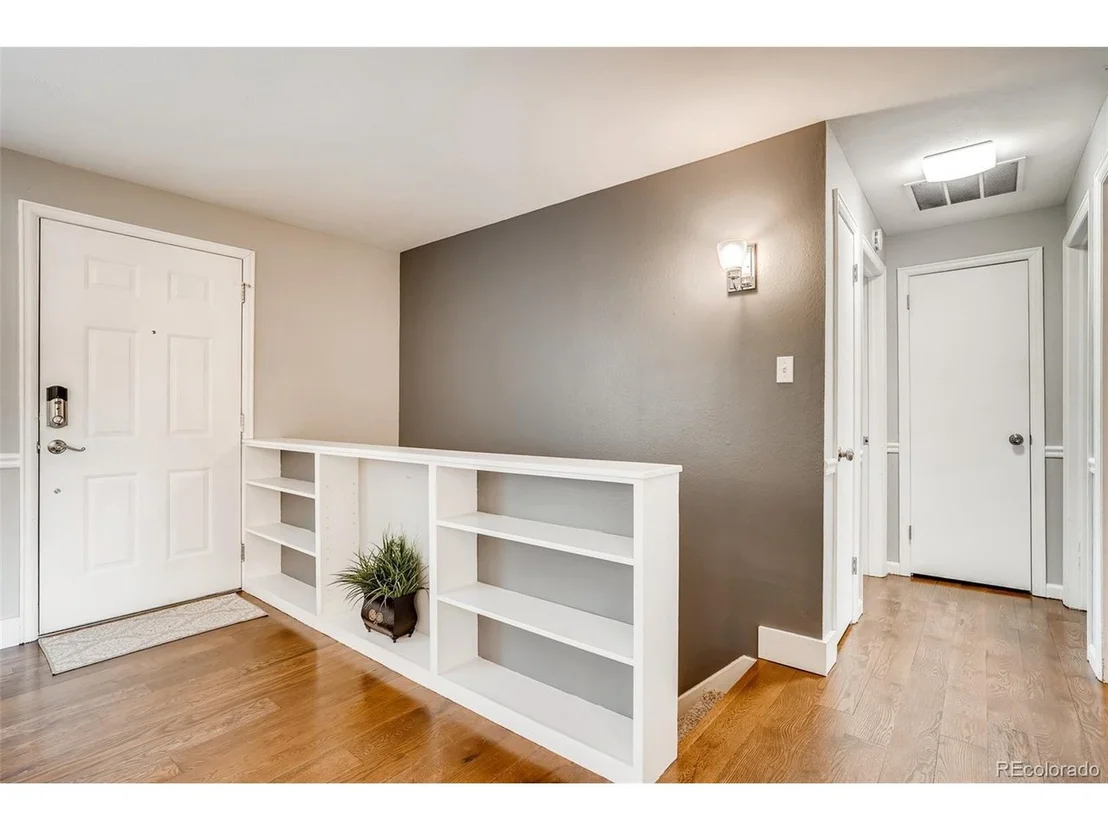 Photo of 303 Helena Cir