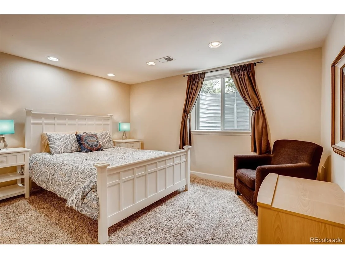 Photo of 303 Helena Cir