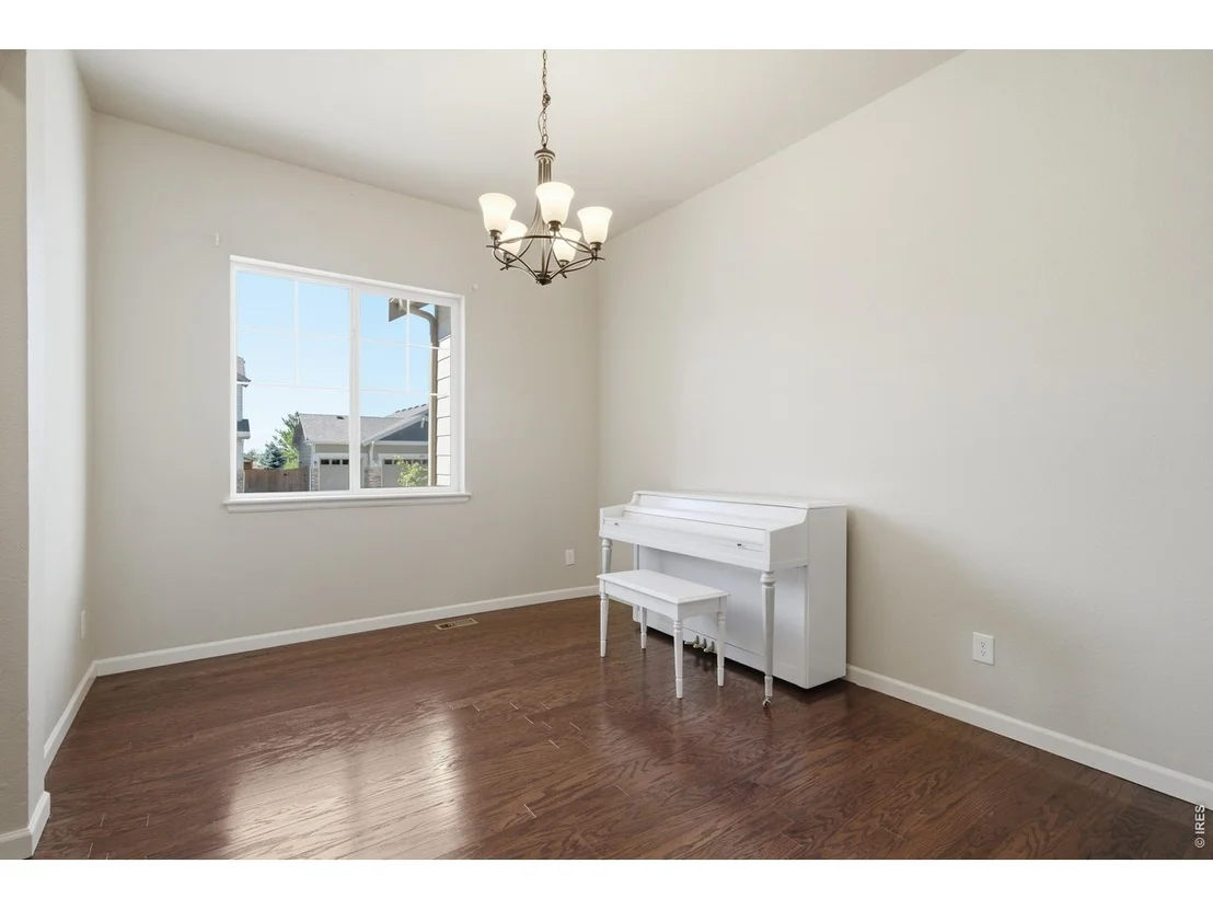 Photo of 882 Jenny Ln