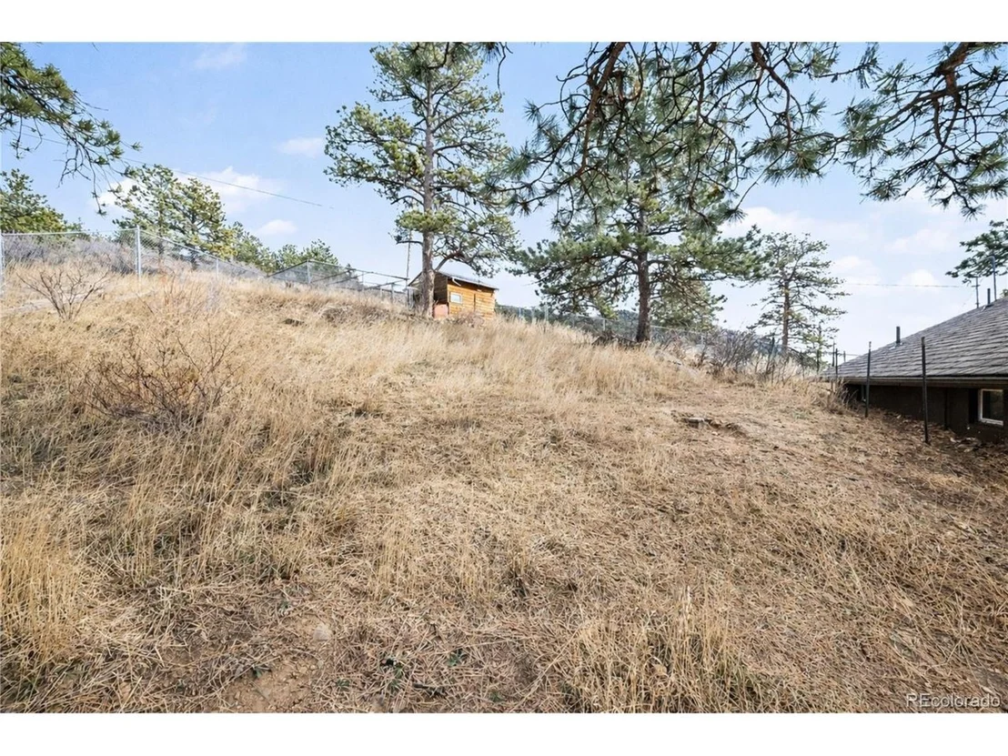 Photo of 6094 Pyrenees Trl