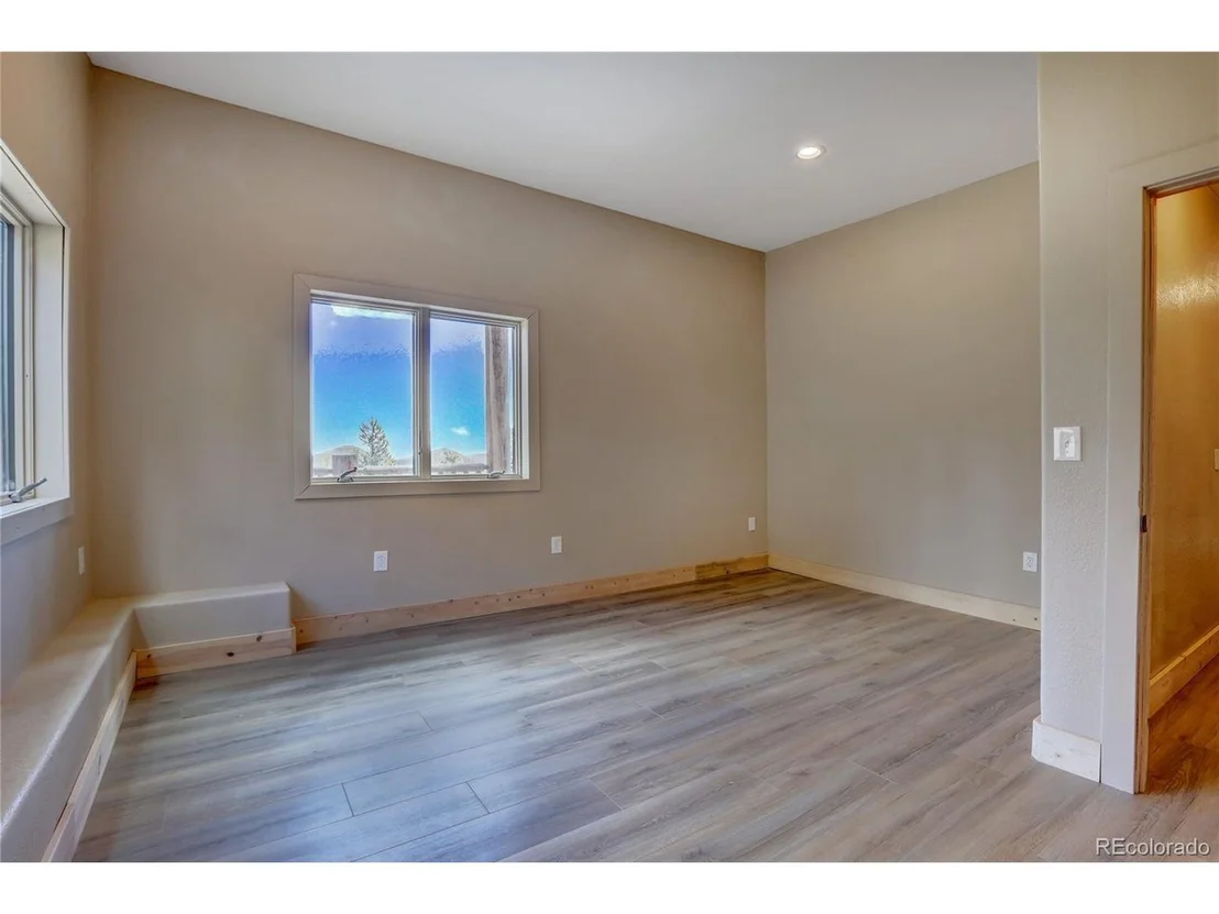 Photo of 449 Squaw Mountain Trl