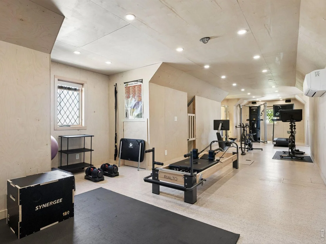 Photo of 15478 Mountain View Cir