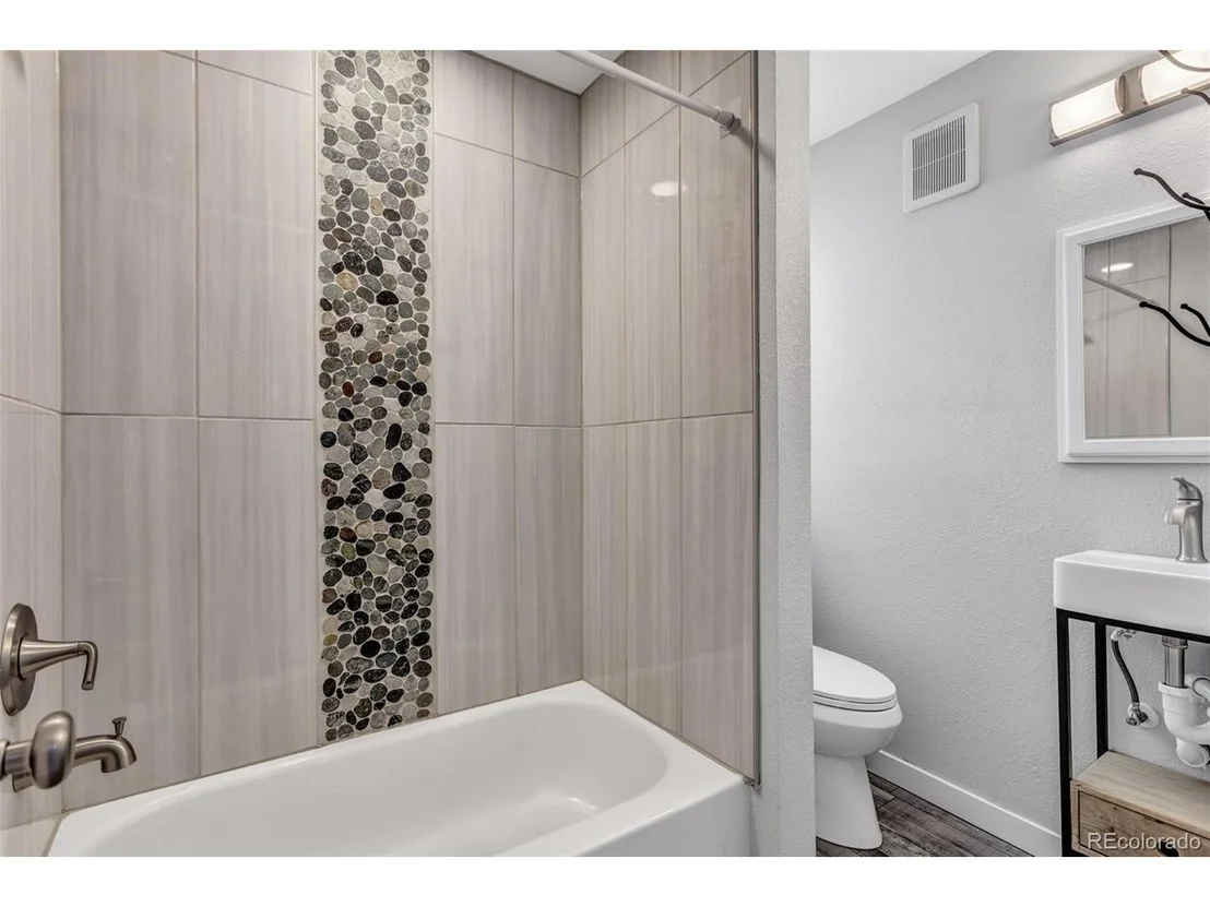 Photo of 423 Phelps St