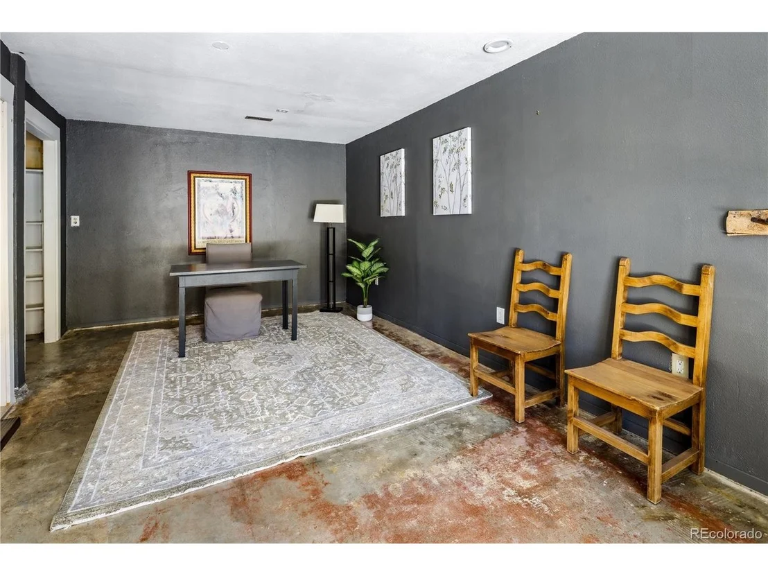 Photo of 2222 Lions Lane