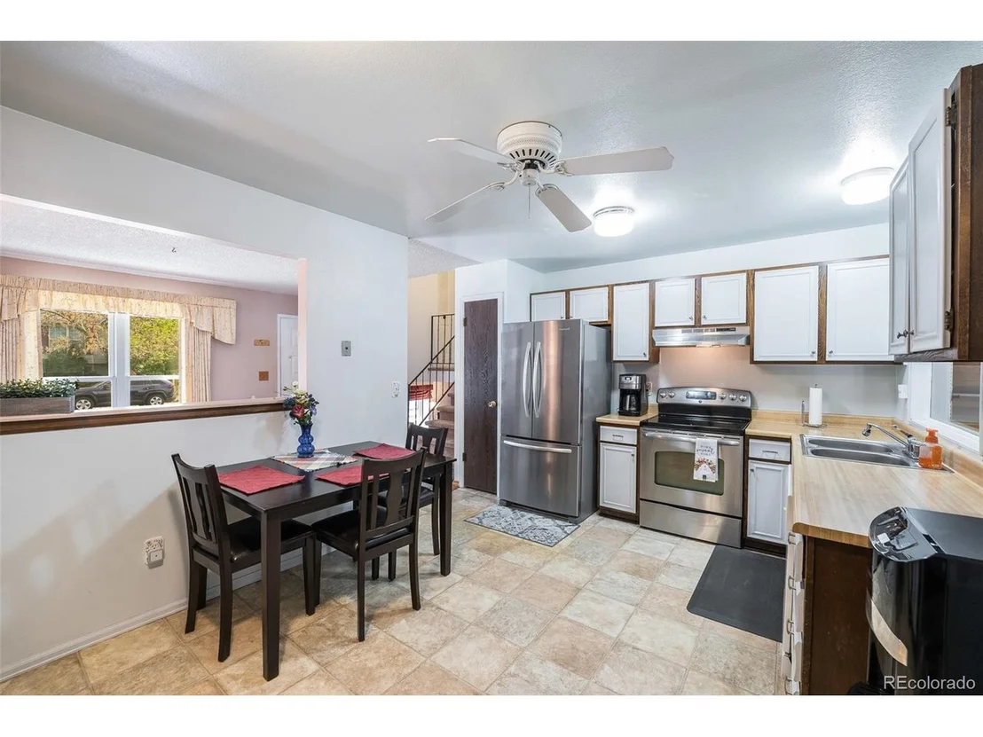 Photo of 215 Summit Cir