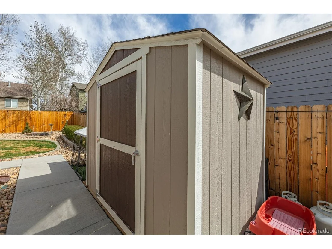 Photo of 215 Dee Rd