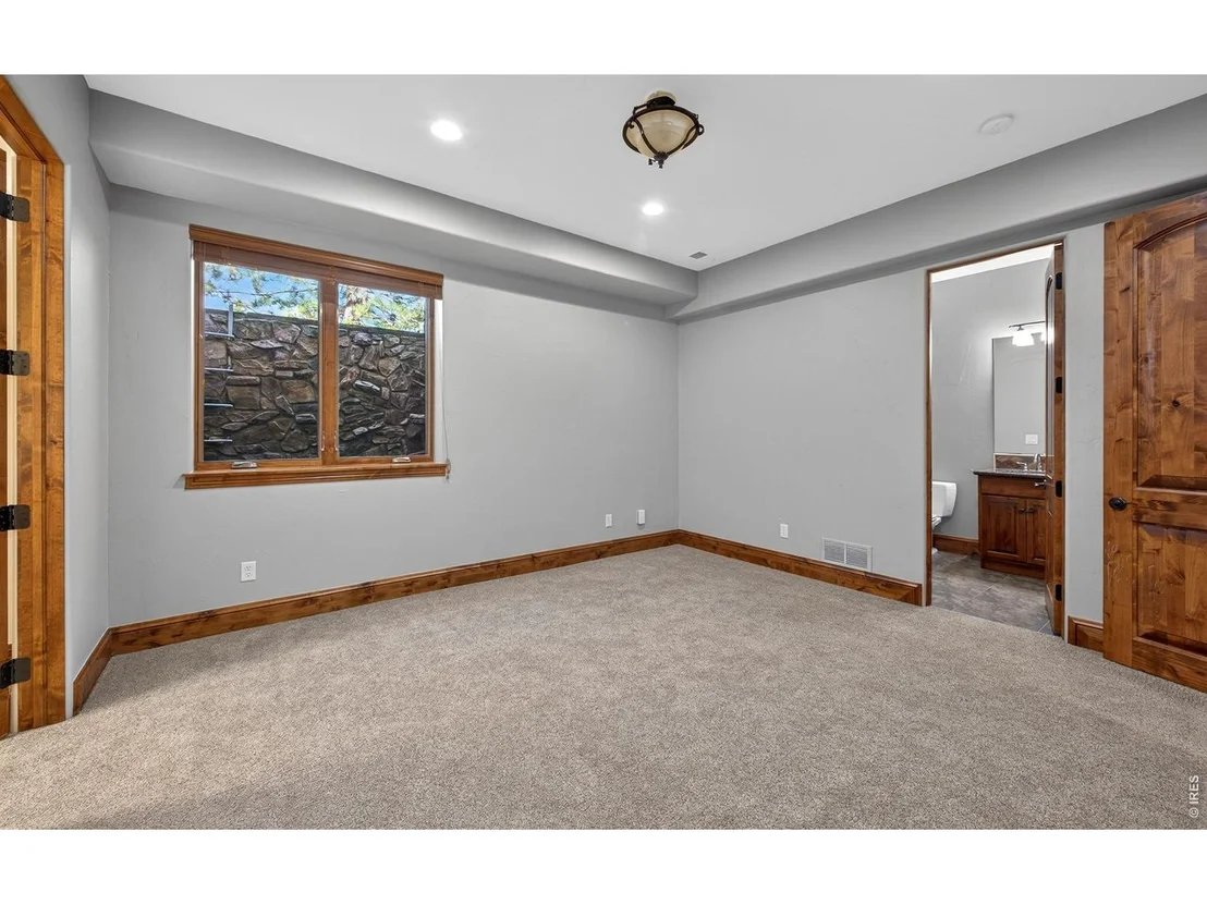 Photo of 2102 Shoreside Dr